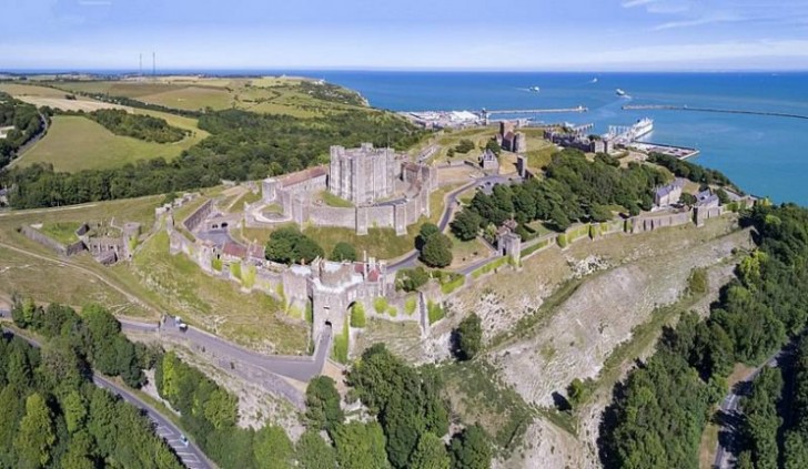3. Burg und Fort von Dover- es ist die größte von England und wurde in der Form in der wir es heute sehen erst im XI. Jahrhundert erbaut.
