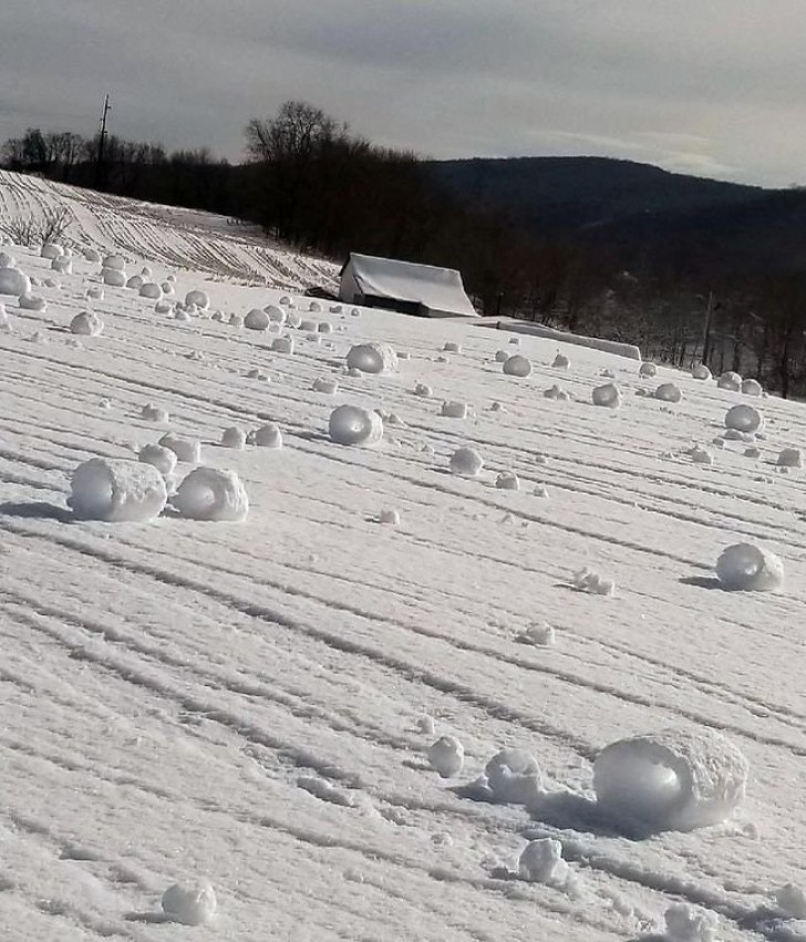 3. Palle cave di neve formate dal vento.