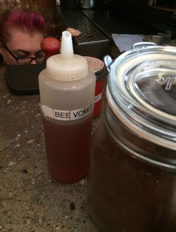 "Vomito di ape": sicuro di volerlo sul cappuccino?