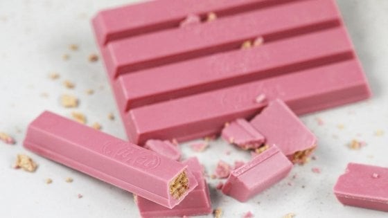 Il primo test è stato fatto mettendo in vendita il Chocolatory Sublime Ruby KitKats in Giappone e Corea del Sud per il giorno di San Valentino.