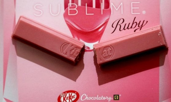 Esso si avvale del ricorso al nuovo cioccolato Ruby, il cui colore non è ottenuto artificialmente, ma grazie alla lavorazione di una fava di cacao, la Ruby Cocoa Bean.