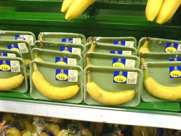 "Om bara bananerna hade haft ett kraftigt överdrag... typ ett skal, kunde man undvika att förpacka dem"