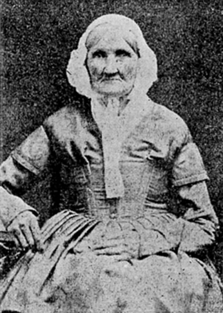 5. C'est Hannah Stilley, la personne la plus âgée à avoir été photographiée : elle est née vers 1746 et l'image a été prise en 1840.
