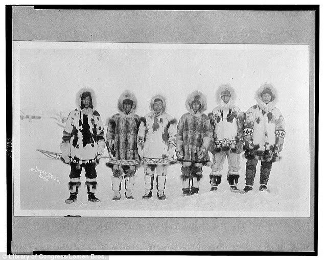 De definitie komt van het woord dat Canadese indianen gebruikten om de "sneeuwschoenmakers" mee aan te duiden, en wordt gezien als een neerbuigende term.