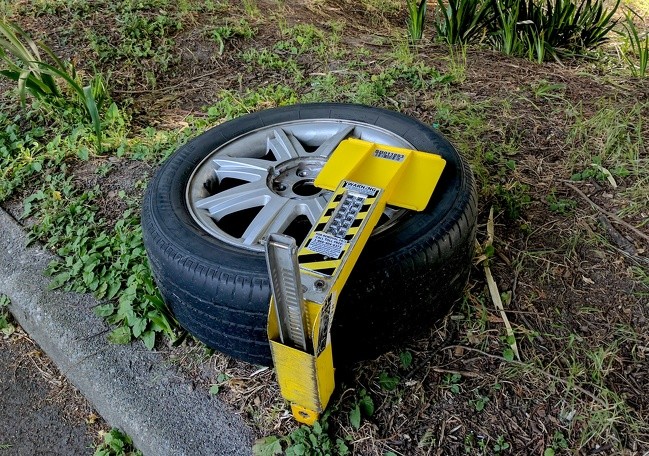 11. Cars with jaws? Do as he did! Replace the wheel and continue on your way!