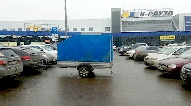 2. Incluso deberia haberse dado cuenta de no estar en un estacionamiento vacio...