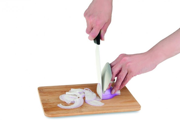 18. De vingerbeschermer waarmee je in alle veiligheid groente kunt snijden.