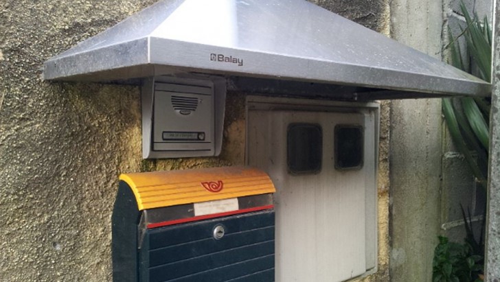 10. An oven hood and a mail box. What is the connection? It is a complete mystery ...