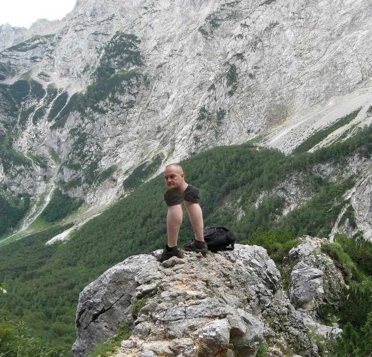 1. Aujourd'hui, ma tête est allée faire une promenade.