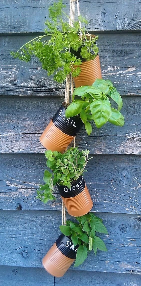 Bi-colored cans for a green corner.