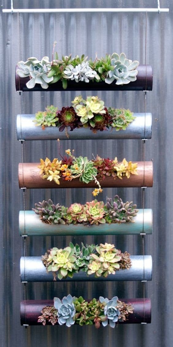 A graceful and elegant idea to be realized with painted PVC pipes.