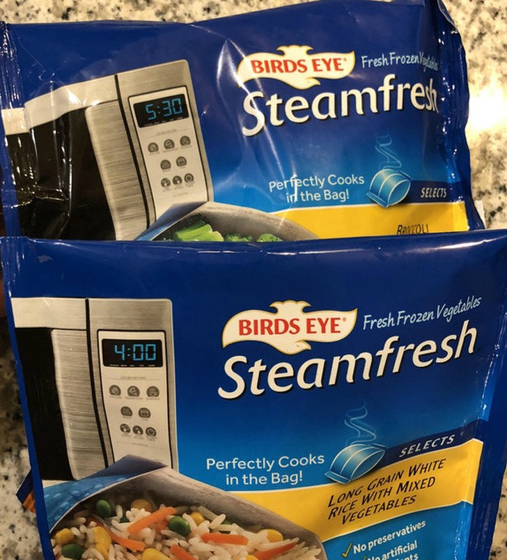 2. On the packaging of each frozen product of this brand, the cooking time in a microwave oven is written right on the display of the microwave oven printed on the package!