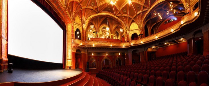 Bioscoop-theater Urania in Boedapest.