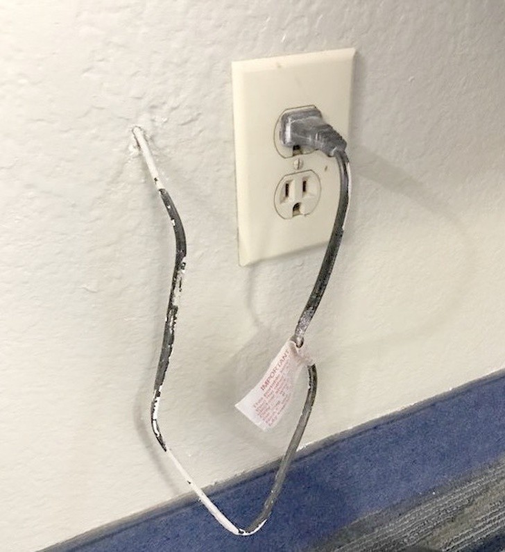 Who knows what happens in the other room if you unplug this ...