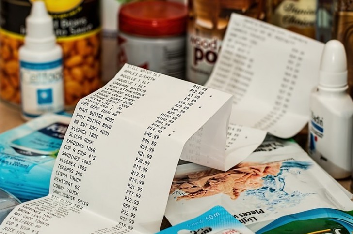 6. Receipts are made with paper types and inks that compromise the disposal of generic paper, for this reason, they should be disposed of in the undifferentiated container.