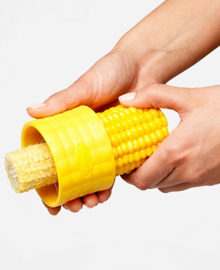 1. Ecco appunto l'oggetto che vi permette di ottenere del mais direttamente dalla pannocchia.