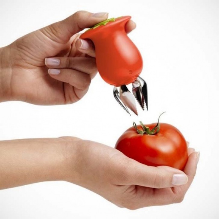 14. Rimuovete il cuore del pomodoro e preparare una bella insalata sarà più facile.