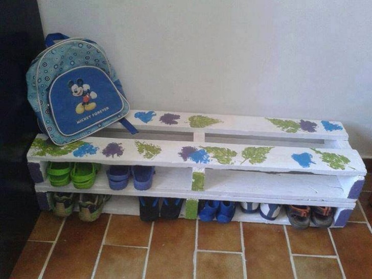 16. A very useful wooden pallet shoe rack that is actually very easy to make!