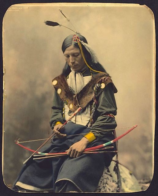 Un guerriero degli Oglala Lakota - 1899.