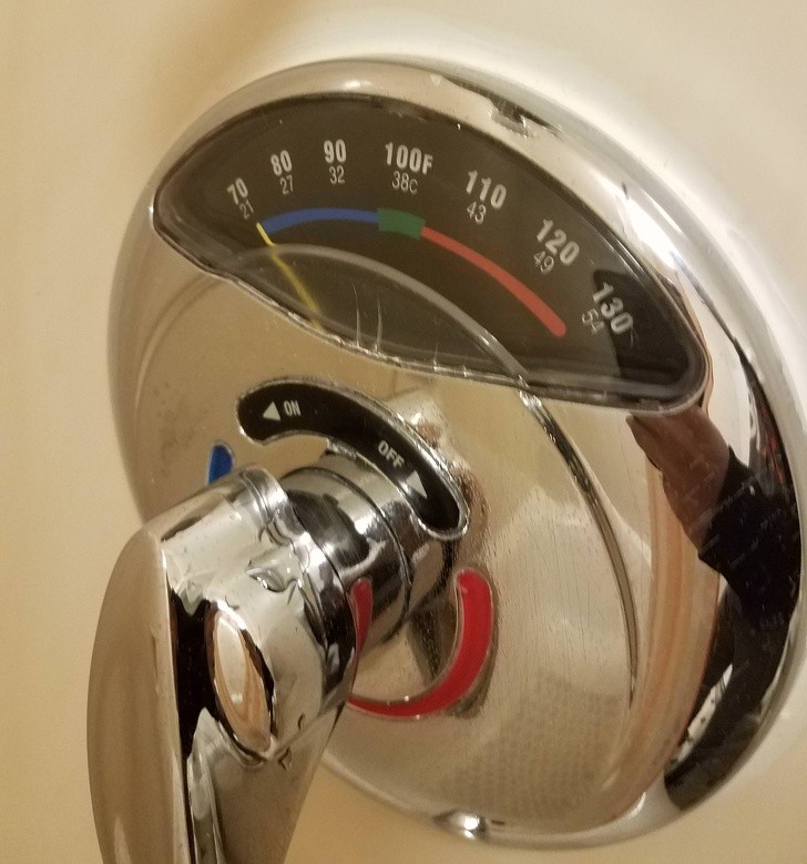 Le robinet de cet hôtel vous donne le choix de la température de l'eau.