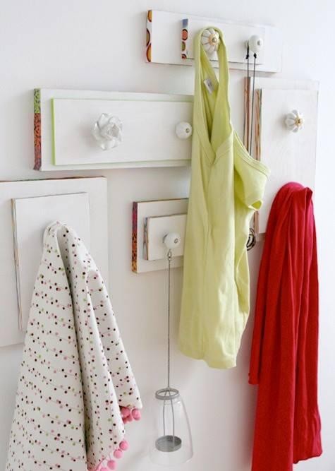 20. Tenslotte kun je kleine laadjes veranderen in zeer handige handdoekhangers!