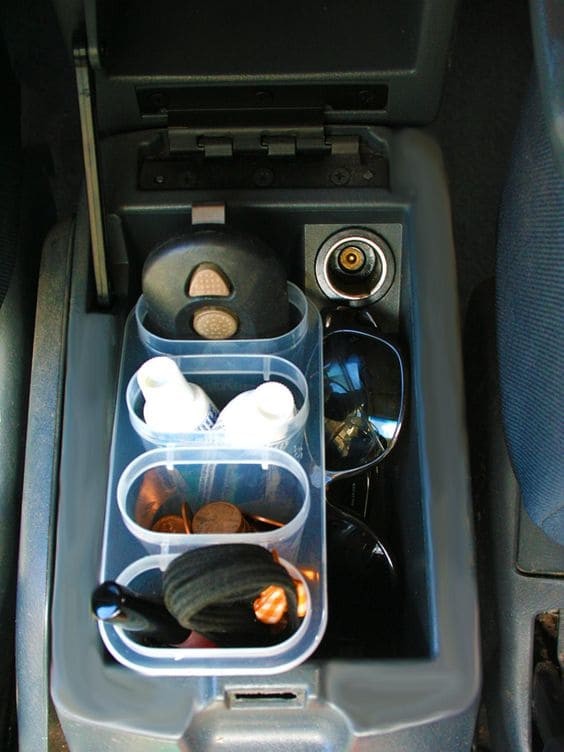 En voiture, vous pouvez aussi organiser les espaces différemment de d'habitude et de manière utile pour vous !