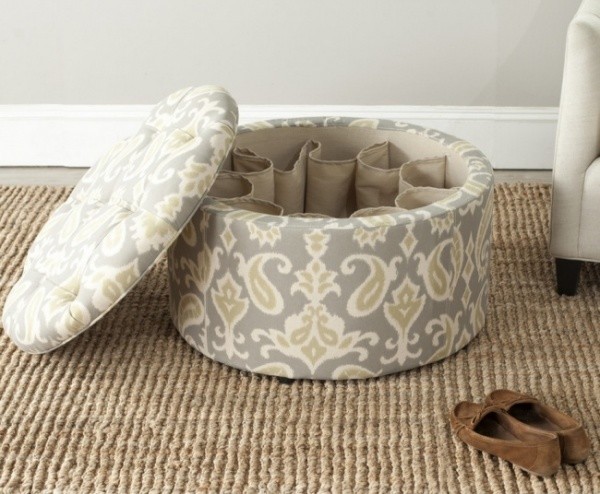 20. Un pouf matelassé est confortable et utile pour ranger proprement les petits objets éparpillés dans la pièce !