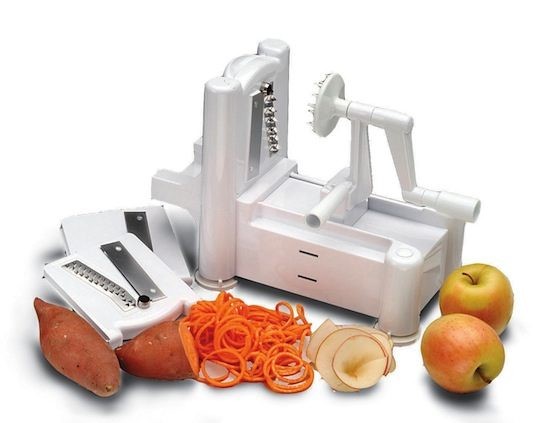4. Avec cette machine, vous pouvez couper les légumes sous toutes les formes possibles.

