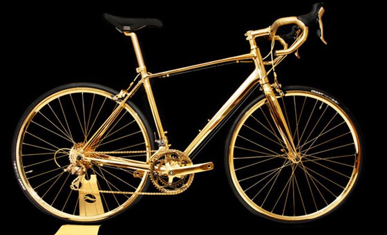 1. Bicicletta d'oro 24 carati: 450.000 euro.