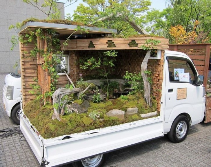 1. Giardino giapponese su mini-truck. Con tanto di selciato e finestrella.