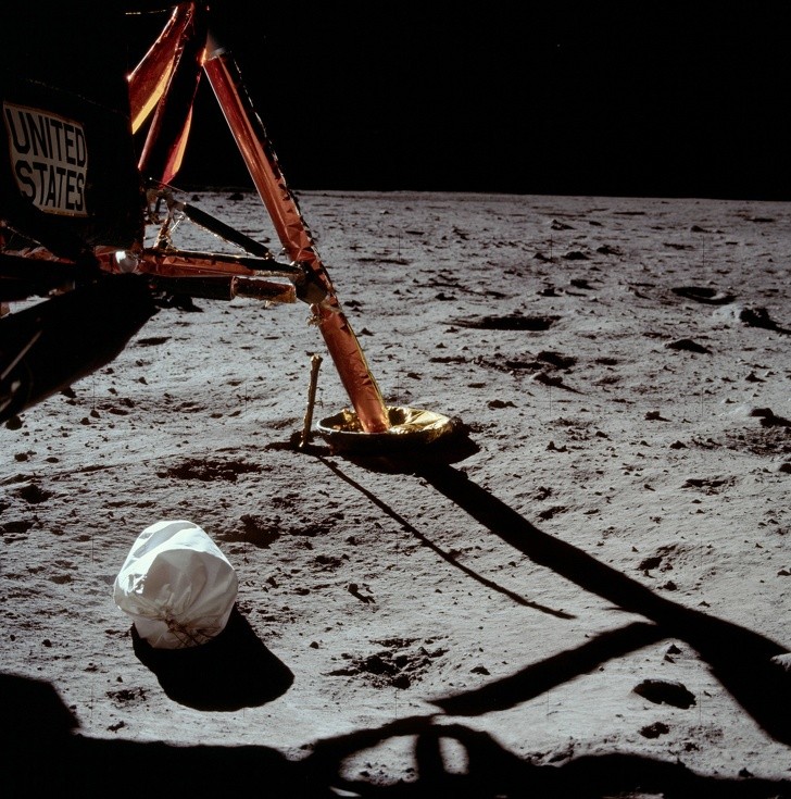 12. La première photo sur la Lune