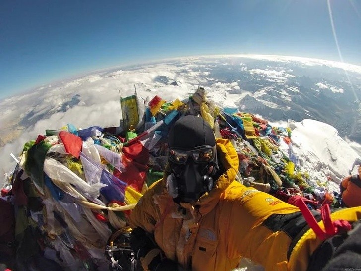 2. Un selfie du sommet de l'Everest