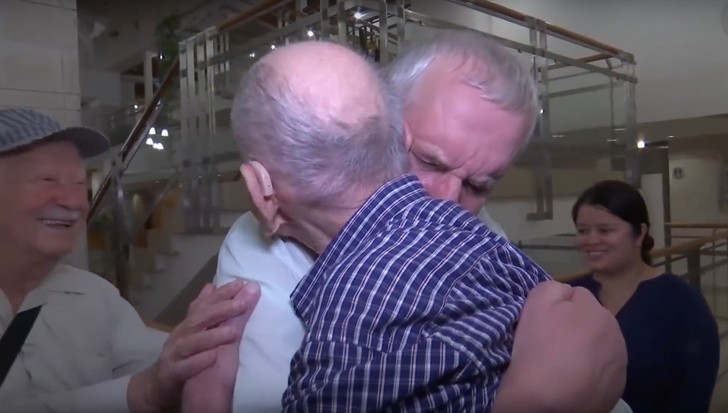 17. This gentleman who is 102 years old and survived the Holocaust, meets his nephew for the first time after believing his entire life that all his relatives had disappeared in the war.