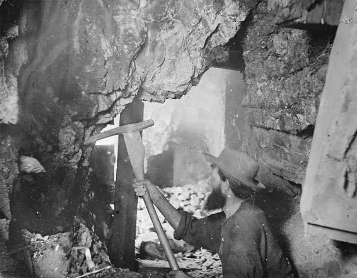 Uno dei minatori delle Savage, le miniere di Gould e Curry - Comstock Lode, Nevada.