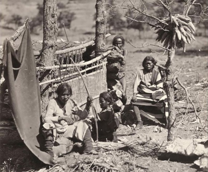 Nativi Navajo nei pressi del Forte Defiance - Nuovo Messico.