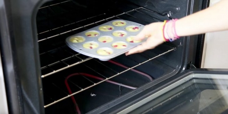 7. Poner en horno por casi 12 minutos a 180 grados