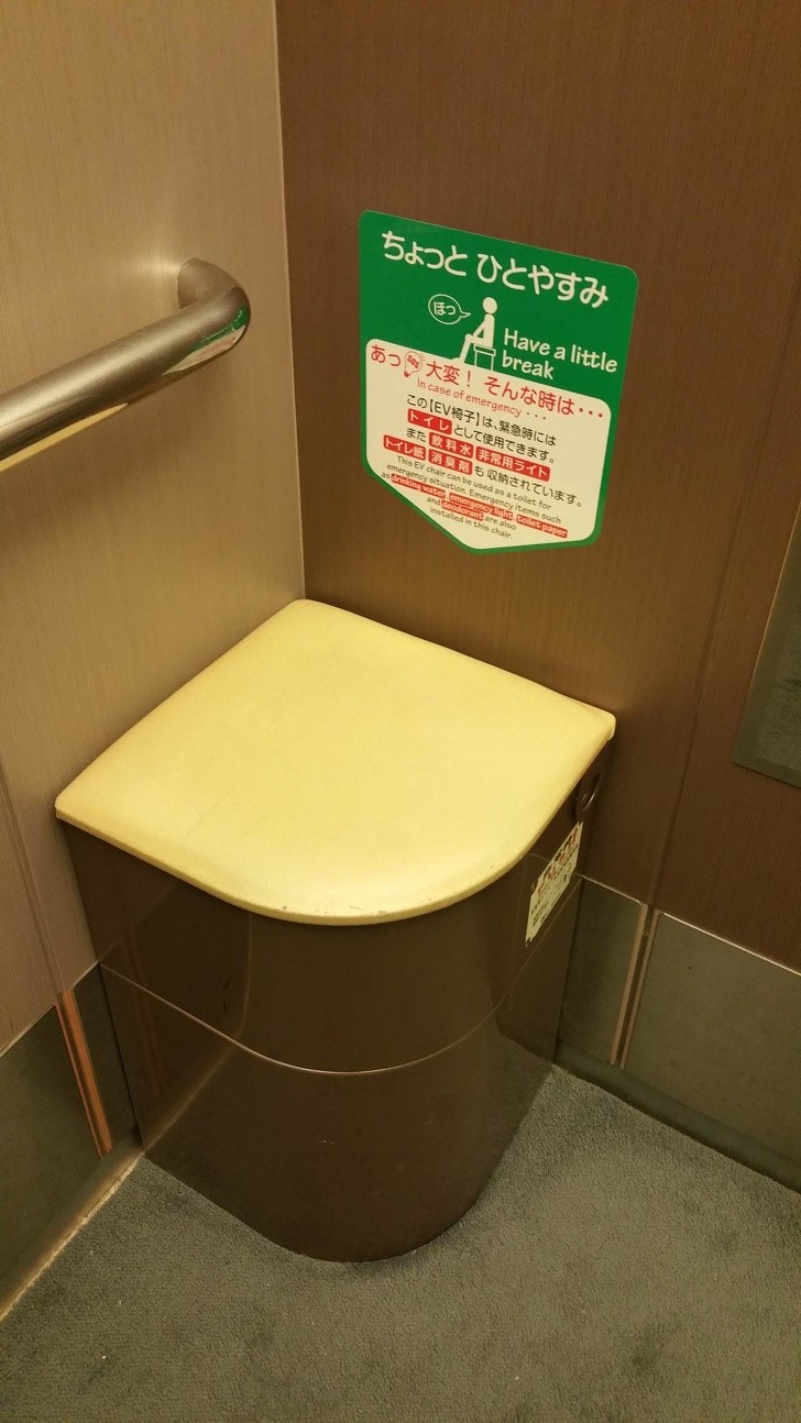 10. Certains ascenseurs ont des toilettes d'urgence.