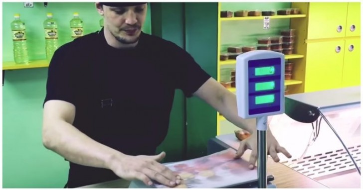 Este joven nos muestra la simple tecnica para "engañar" sobre el peso de la carne - 1