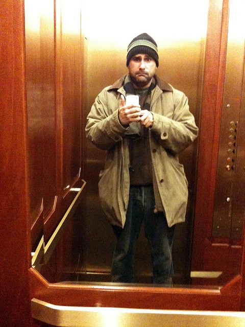 2. Selfie allo specchio, in ascensore...