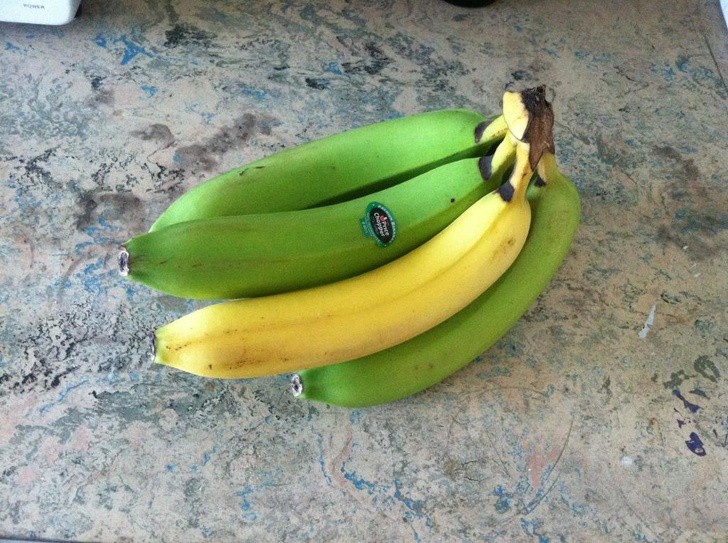1. Una banana che vuole arrivare prima delle sue sorelle