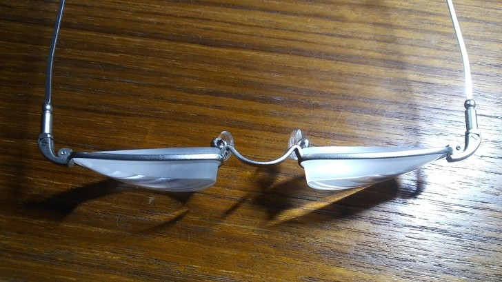 12. Os novos óculos de meu avô.