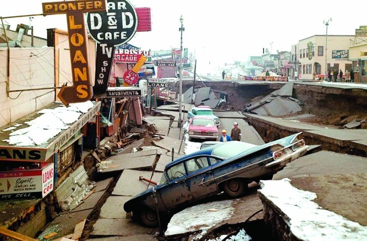 18. Les dommages causés par le tremblement de terre d'Anchorage, Alaska, 1964.