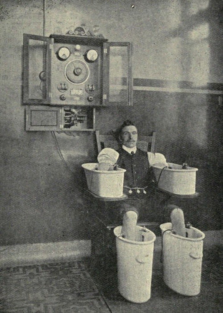 7. Un patient se soumet au "Schnee Bath", vers 1910.