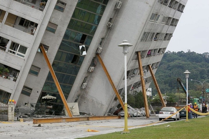 Die Auswirkungen eines Erdbebens in Taiwan. 