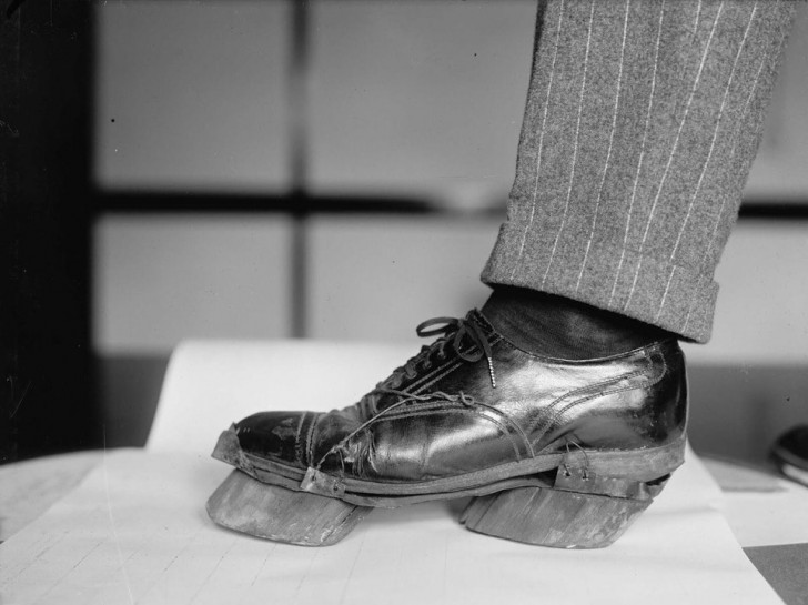 Les sabots de vache utilisés sous les chaussures pendant la période de prohibition par les trafiquants d'alcool, afin de confondre les traces de pas laissées.