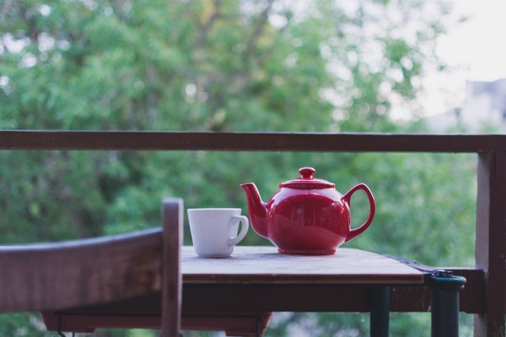 9. Concedetevi una tazza di tè verde quando andate in pausa: è una bevanda ottima come antiossidante naturale che vi darà anche tanta energia!