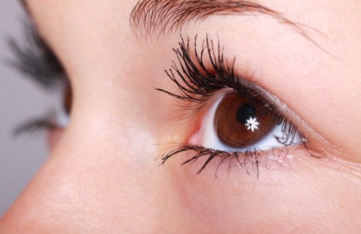 8 exercices pour soulager les rougeurs et les yeux fatigués, bénéfiques aussi à la vue.