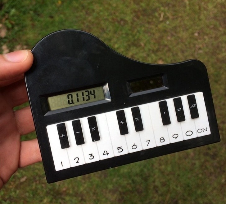 7. Calculatrice en forme de piano.