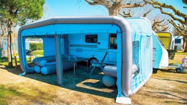 Une véranda gonflable pour le camping-car.