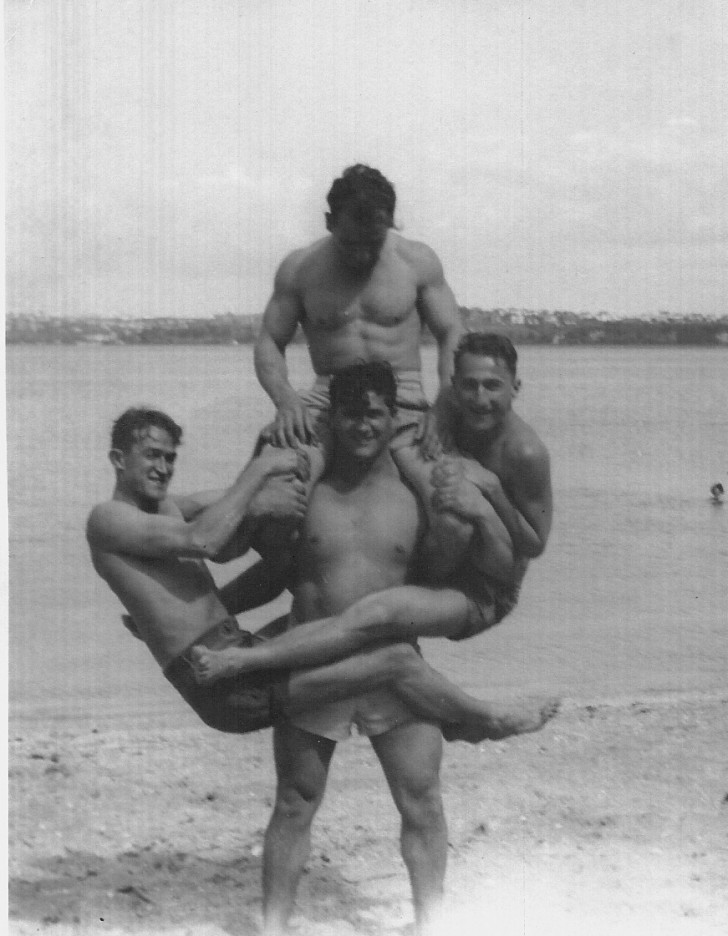 Démonstration de force sur la plage , 1943.